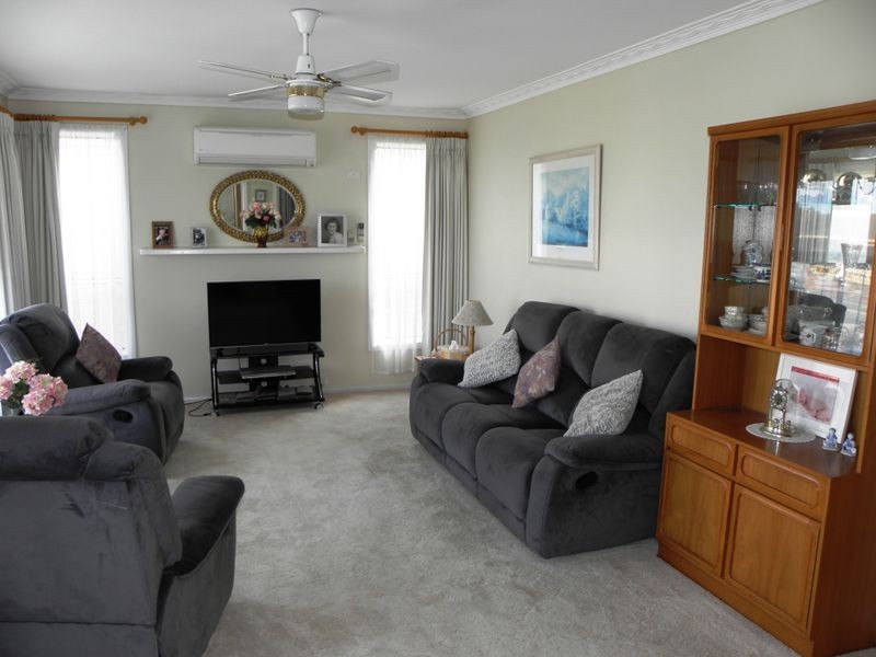 6 Macrae Court, Lakes Entrance VIC 3909