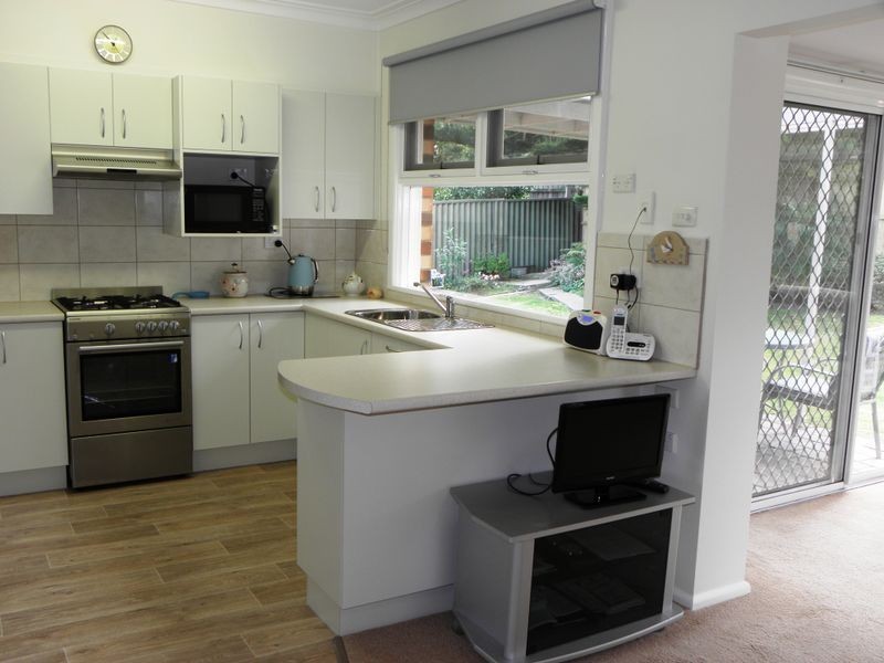 6 Macrae Court, Lakes Entrance VIC 3909