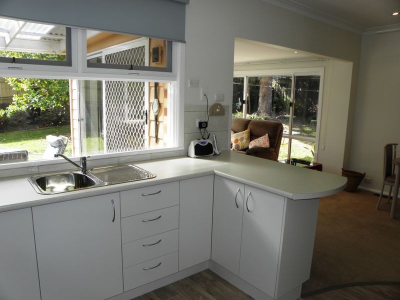 6 Macrae Court, Lakes Entrance VIC 3909