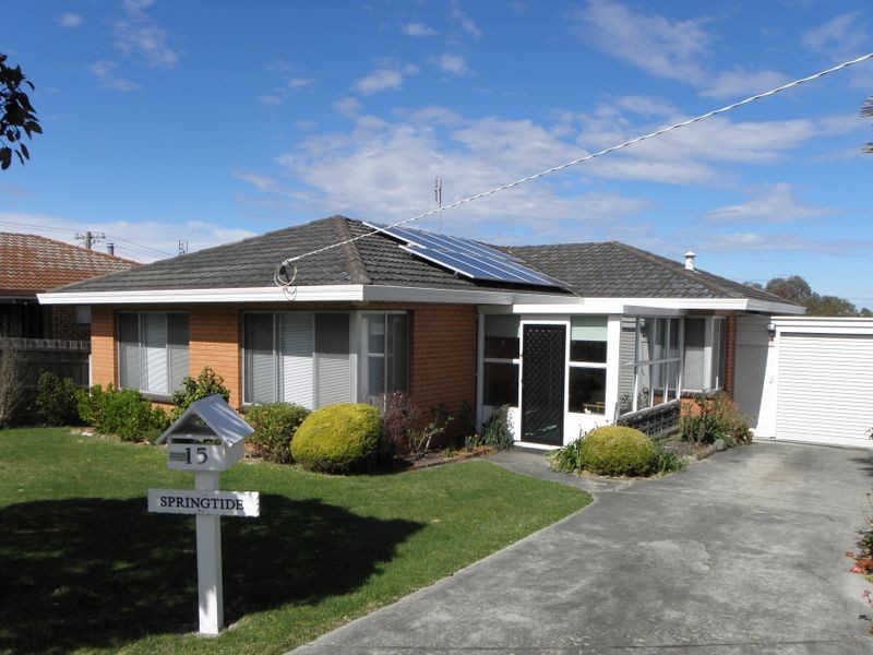 15 Capes Road, Lakes Entrance VIC 3909