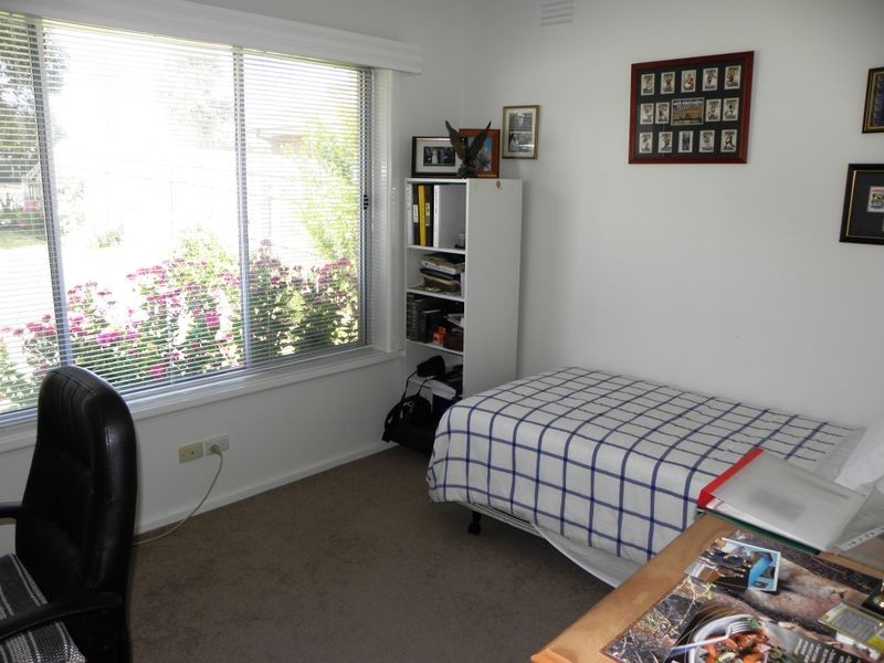 15 Capes Road, Lakes Entrance VIC 3909