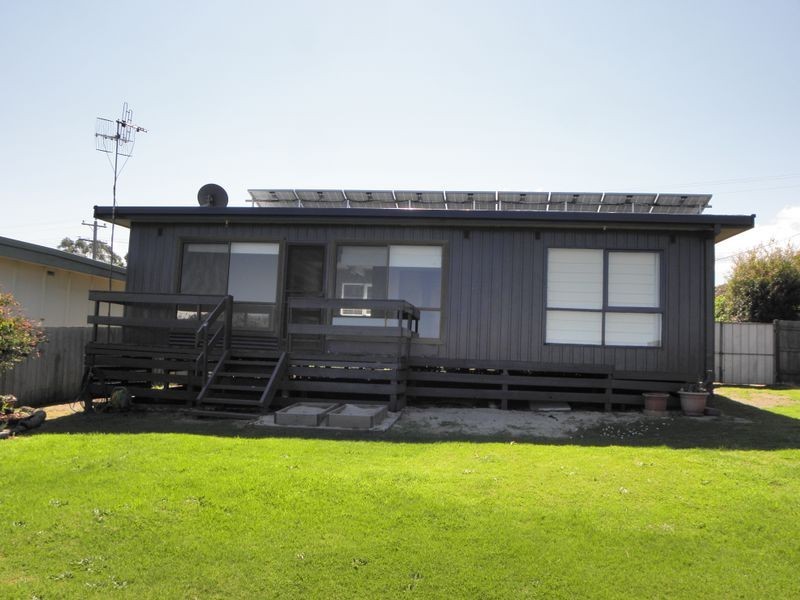 75 Capes Road, Lakes Entrance VIC 3909