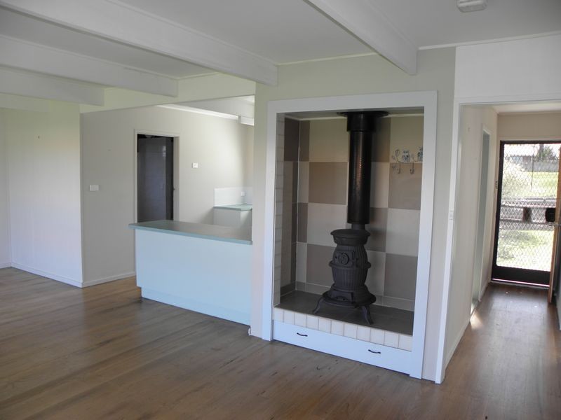 75 Capes Road, Lakes Entrance VIC 3909