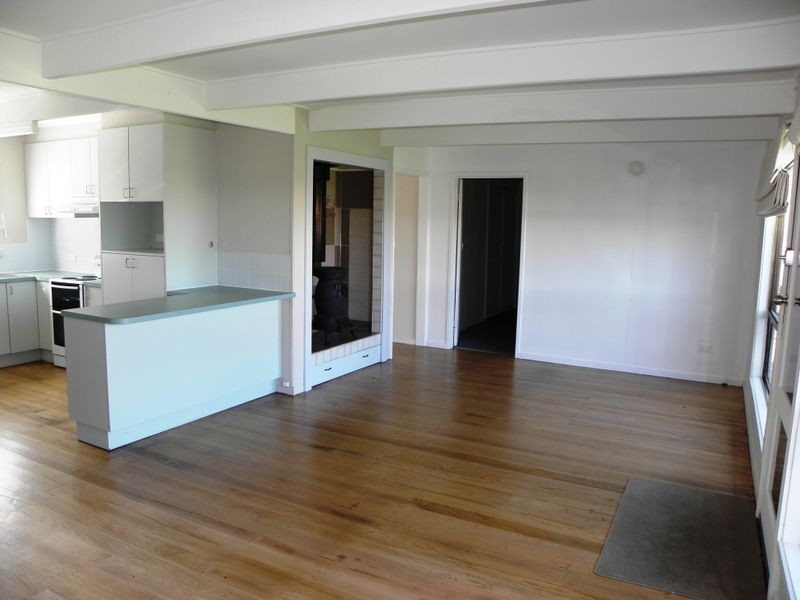 75 Capes Road, Lakes Entrance VIC 3909