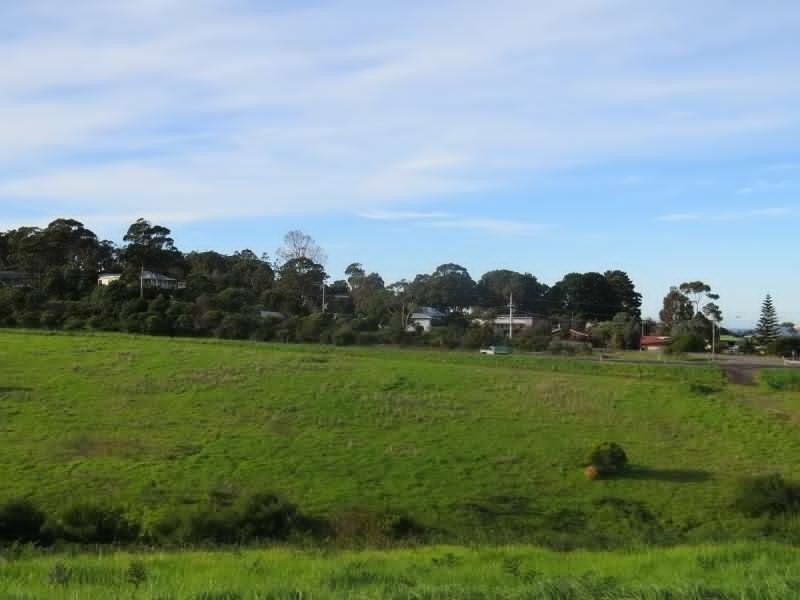 121 Princes Highway, Lakes Entrance VIC 3909