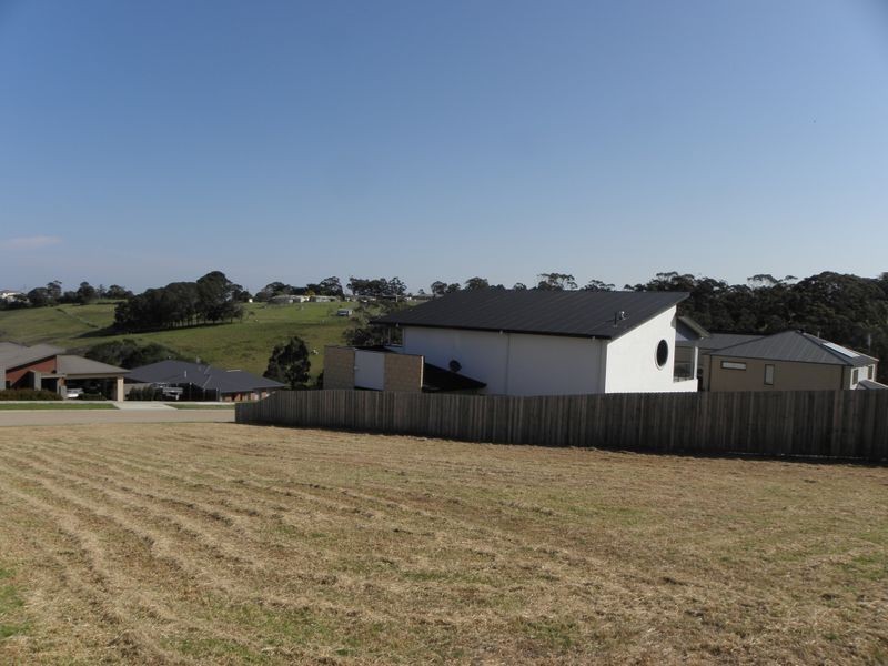 15 Riviera Court, Lakes Entrance VIC 3909