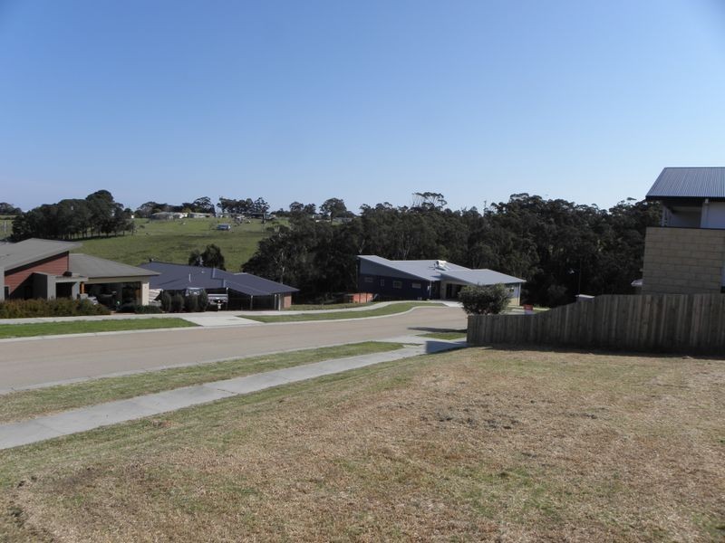 15 Riviera Court, Lakes Entrance VIC 3909