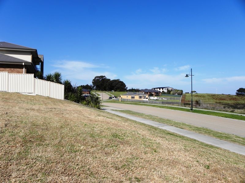 15 Riviera Court, Lakes Entrance VIC 3909