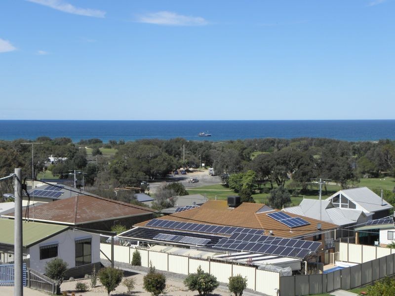 7 Merindah Court, Lakes Entrance VIC 3909