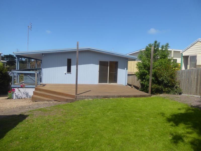 17 Cross Street, Lake Tyers Beach VIC 3909