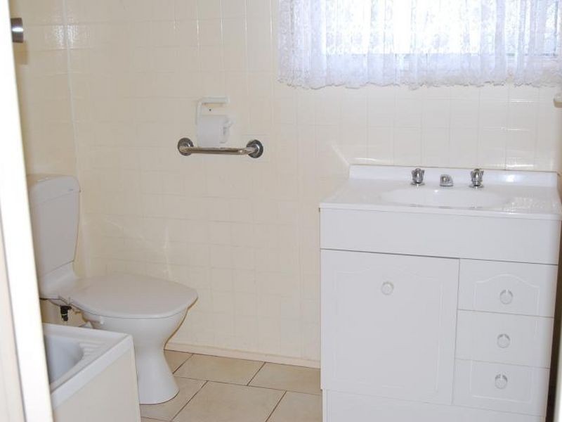 11 Phillips Street, Lakes Entrance VIC 3909