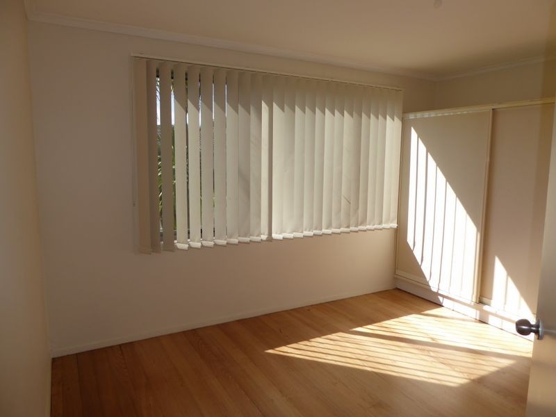 11 Phillips Street, Lakes Entrance VIC 3909