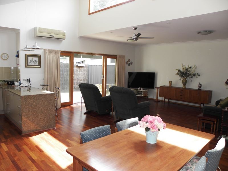 2/35 Church Street, Lakes Entrance VIC 3909