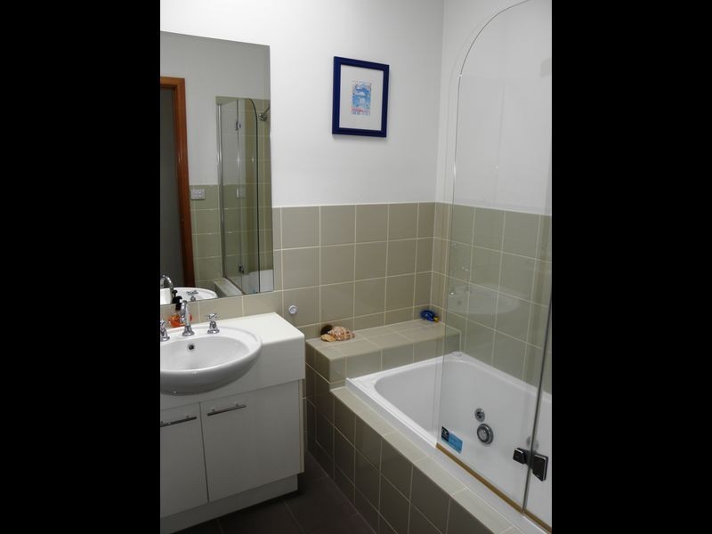 2/35 Church Street, Lakes Entrance VIC 3909