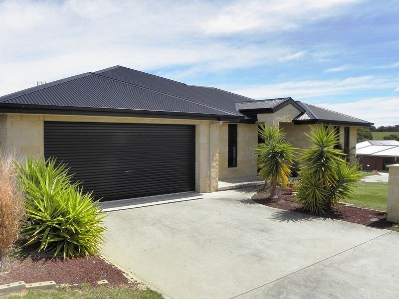 2 Leurimah Court, Kalimna VIC 3909