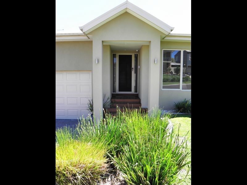 12 Davernport Drive, Lake Tyers Beach VIC 3909