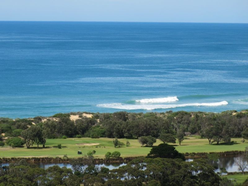 49 Oceanview Parade, Lakes Entrance VIC 3909