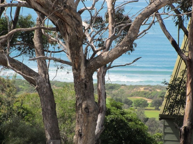 49 Oceanview Parade, Lakes Entrance VIC 3909