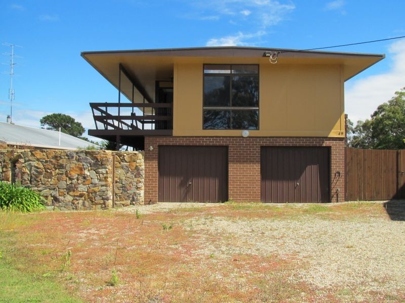 49 Oceanview Parade, Lakes Entrance VIC 3909