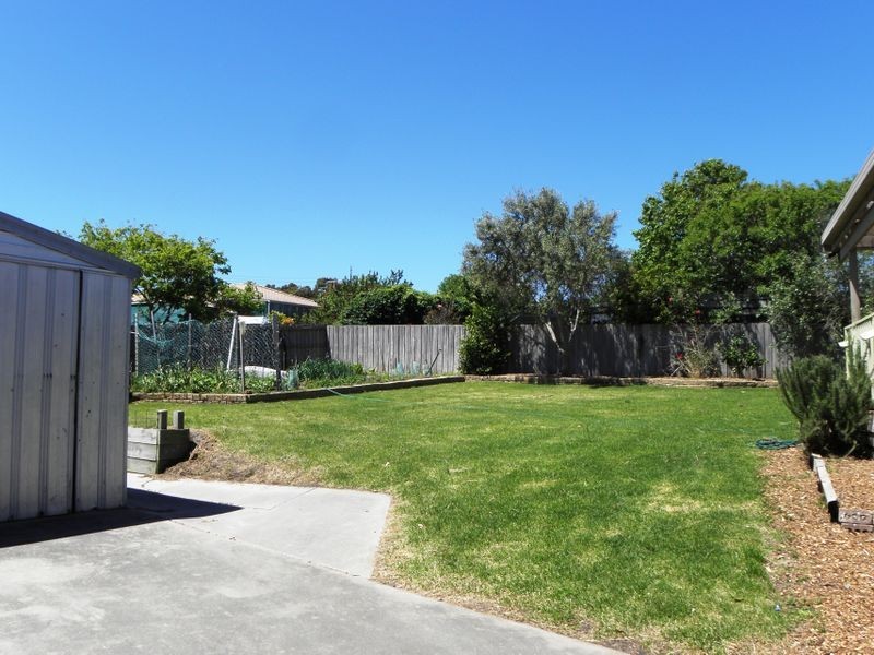 3 Ewing Court, Lakes Entrance VIC 3909