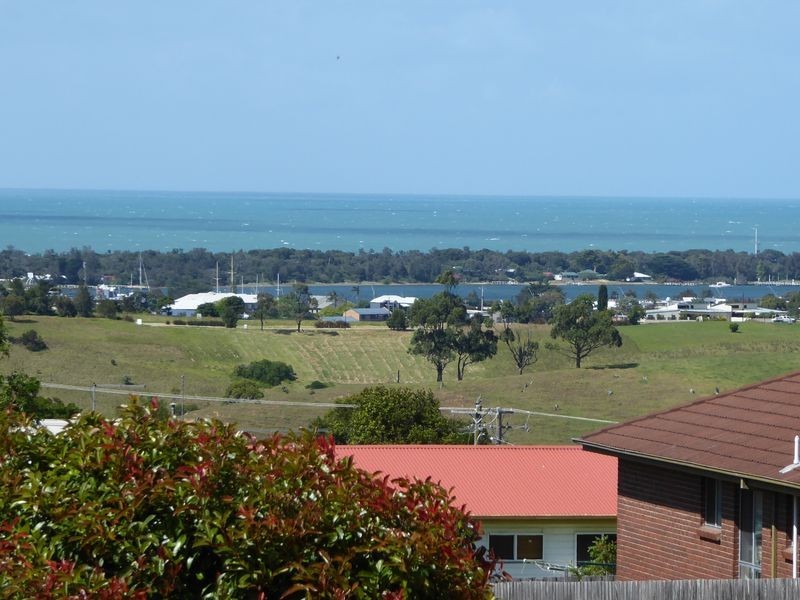 48 Capes Road, Lakes Entrance VIC 3909