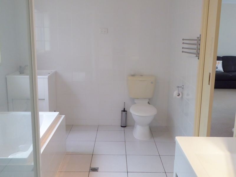 2/36 Bronsdon Street, Lakes Entrance VIC 3909