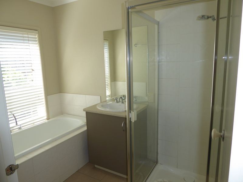 21 Mist Street, Lakes Entrance VIC 3909