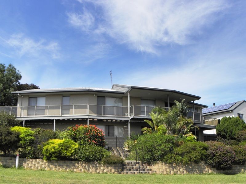 56 Nautilus Way, Lakes Entrance VIC 3909