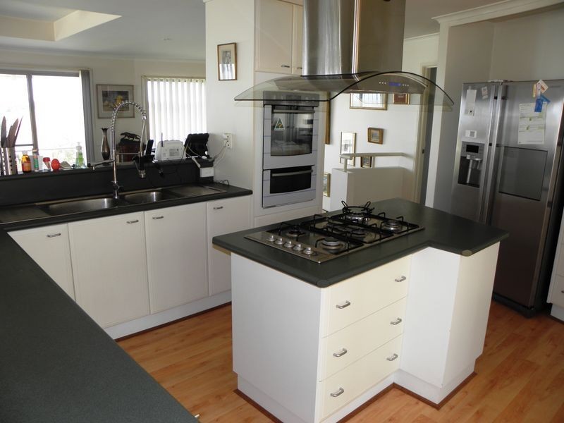 56 Nautilus Way, Lakes Entrance VIC 3909