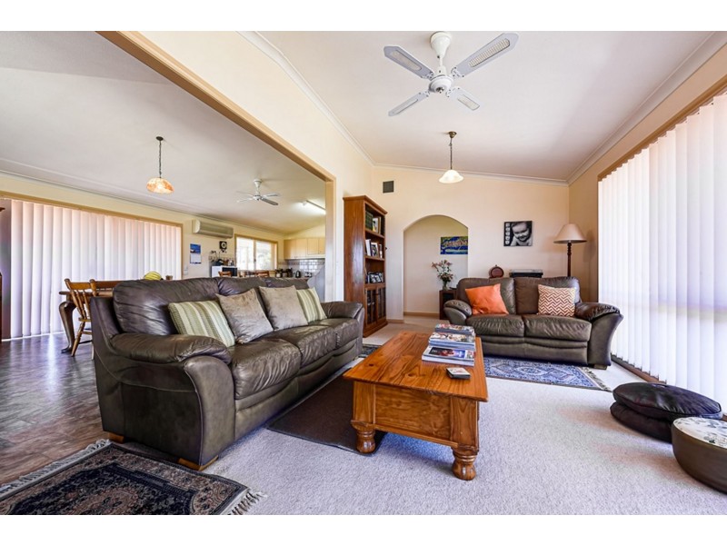 107 Palmers Road, Lakes Entrance VIC 3909