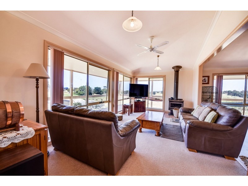 107 Palmers Road, Lakes Entrance VIC 3909