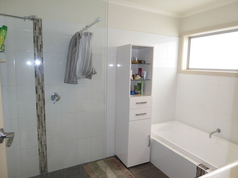 26 Hunters Lane, Kalimna VIC 3909