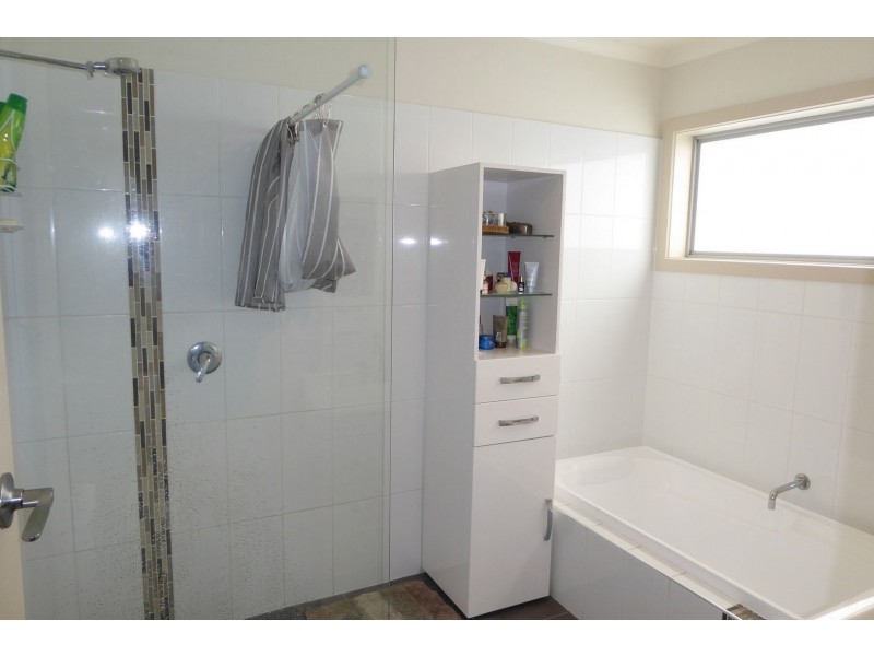 26 Hunters Lane, Kalimna VIC 3909