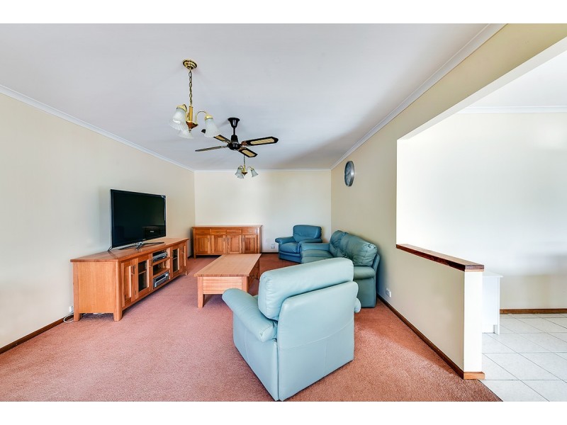 16 Reeves Street, Kalimna VIC 3909