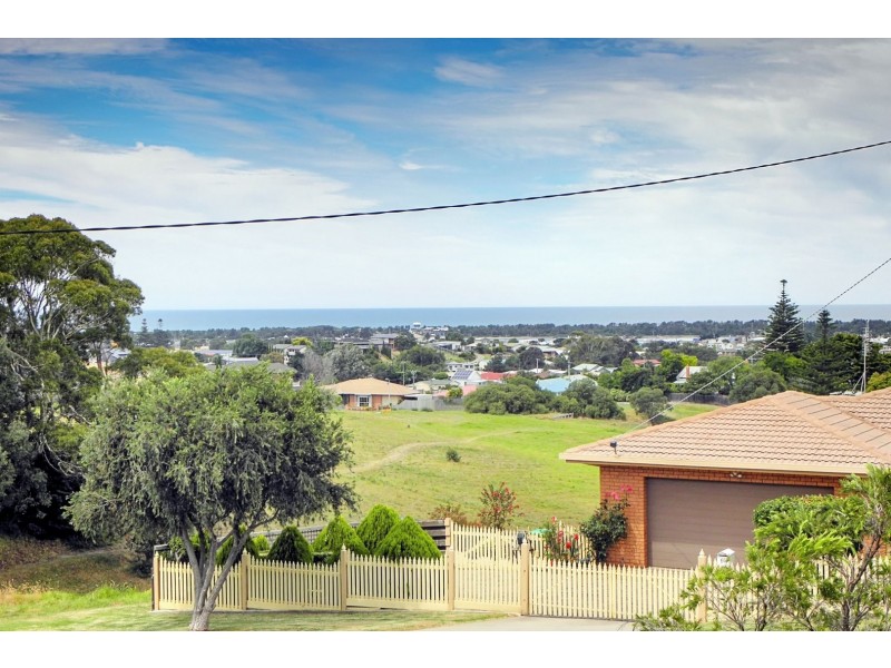 68 O’Neills Road, Lakes Entrance VIC 3909
