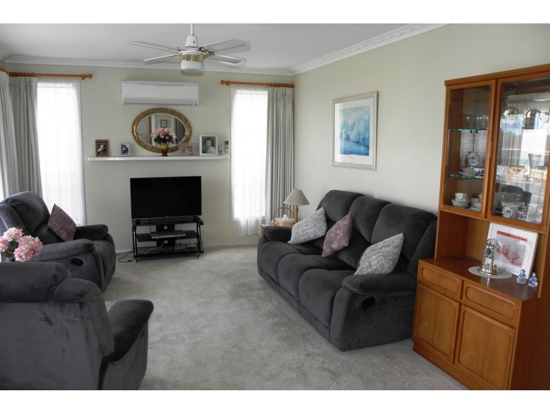 6 Macrae Court, Lakes Entrance VIC 3909