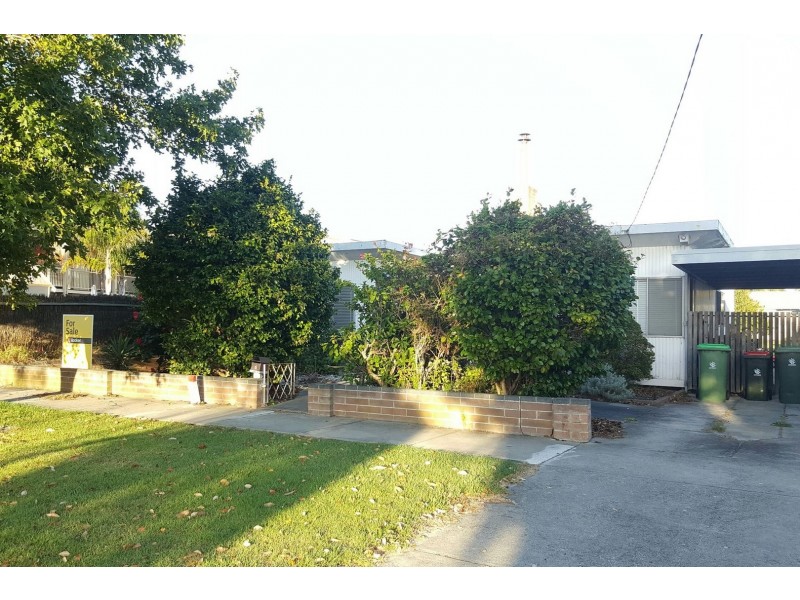 3 Whiters Street, Lakes Entrance VIC 3909