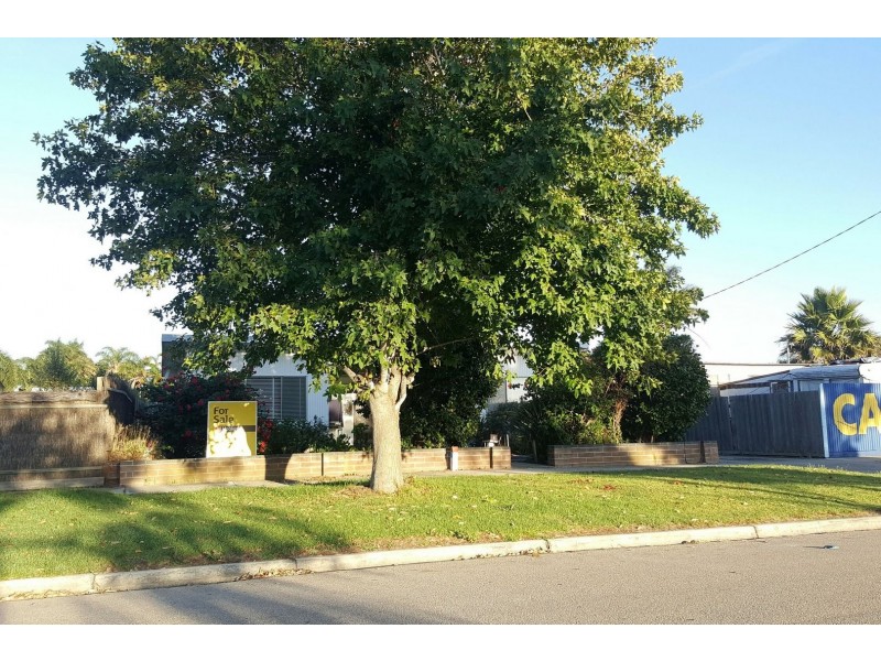 3 Whiters Street, Lakes Entrance VIC 3909