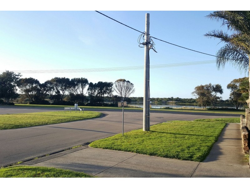 3 Whiters Street, Lakes Entrance VIC 3909