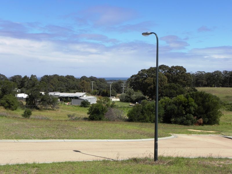 16 Tower Hill Court, Kalimna VIC 3909