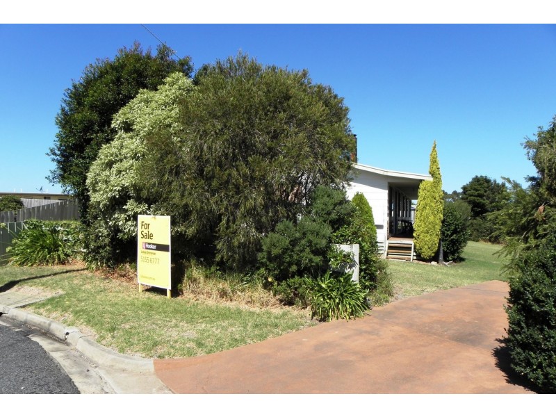 19 Uplands Avenue, Lakes Entrance VIC 3909