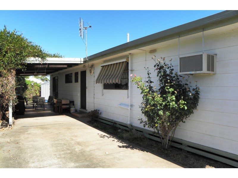 19 Uplands Avenue, Lakes Entrance VIC 3909