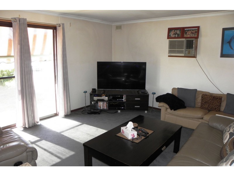 19 Uplands Avenue, Lakes Entrance VIC 3909