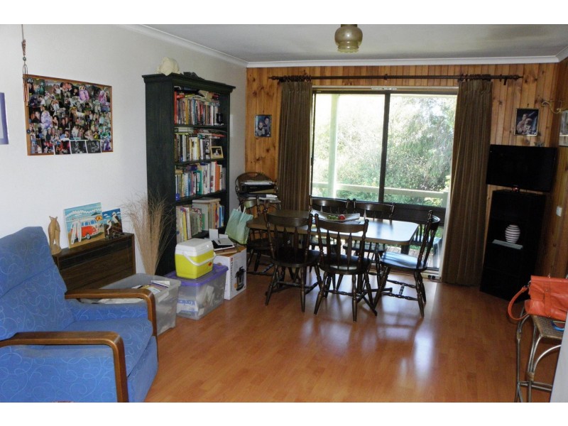 19 Uplands Avenue, Lakes Entrance VIC 3909