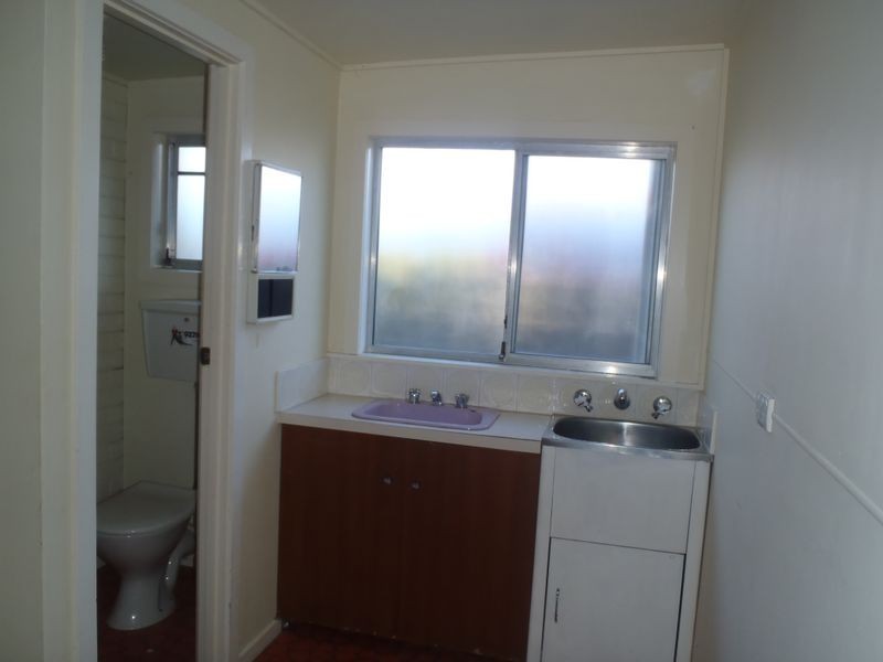 6 Fish Street, Lakes Entrance VIC 3909