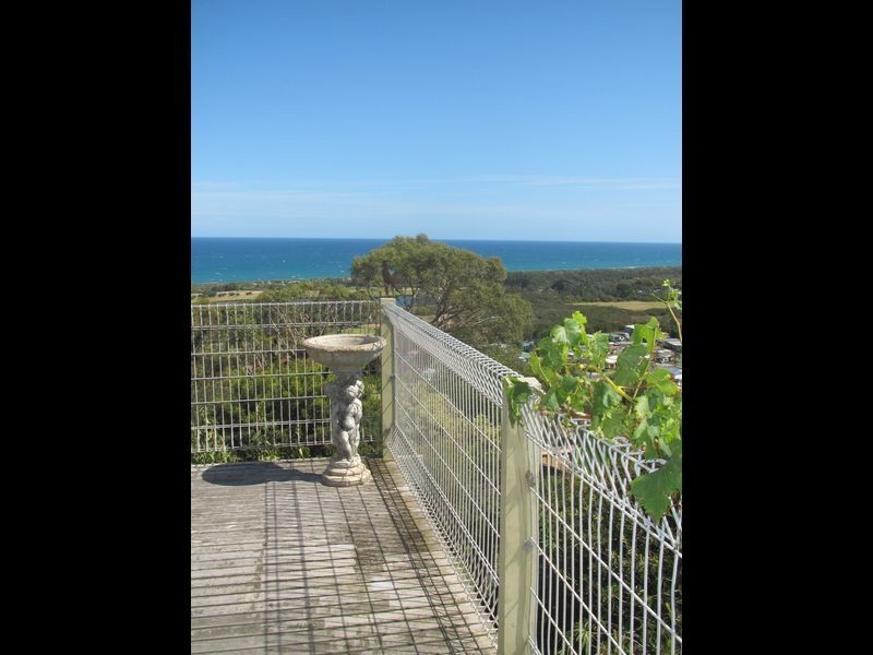 30 Oceanview Parade, Lakes Entrance VIC 3909
