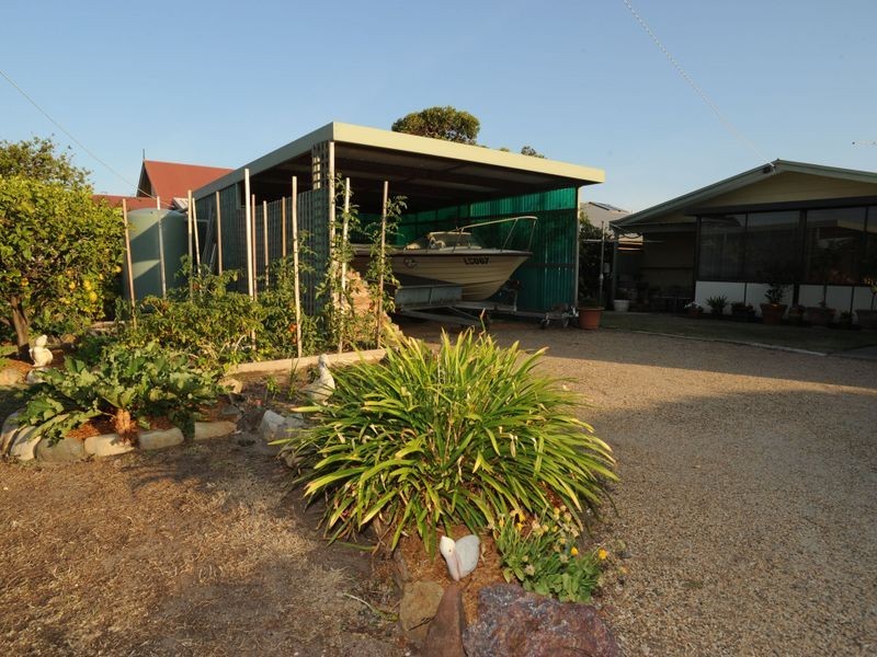 30 Oceanview Parade, Lakes Entrance VIC 3909