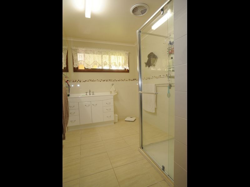 30 Oceanview Parade, Lakes Entrance VIC 3909