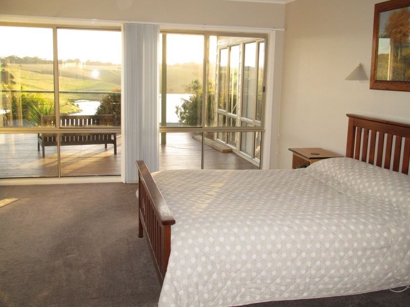 2 Bass Close, Lakes Entrance VIC 3909