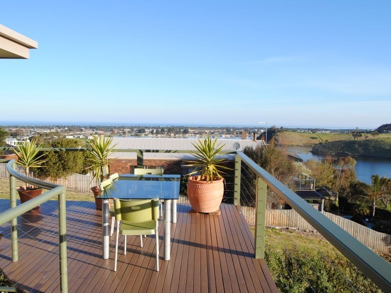 2 Bass Close, Lakes Entrance VIC 3909